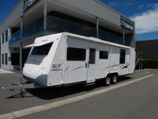 Jayco - Sterling - 29ft - Walk Around Bed